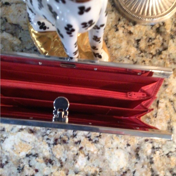 Red clutch - Picture 3 of 4